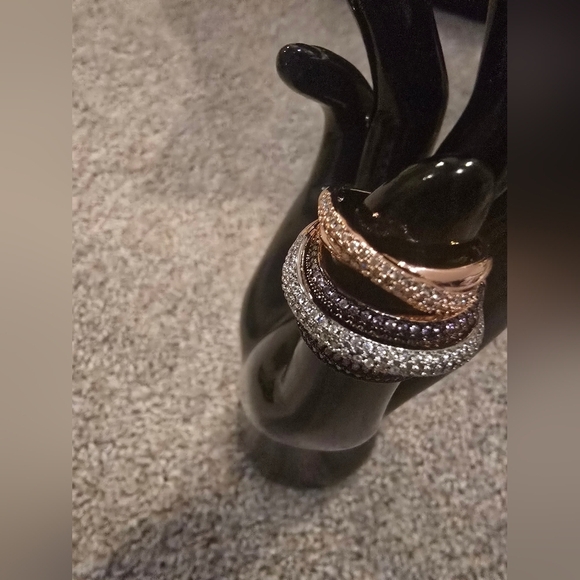 21kgp Dubai Jewelry Elegant Rose Gold and Silver Tone Ring Set - Picture 2 of 11